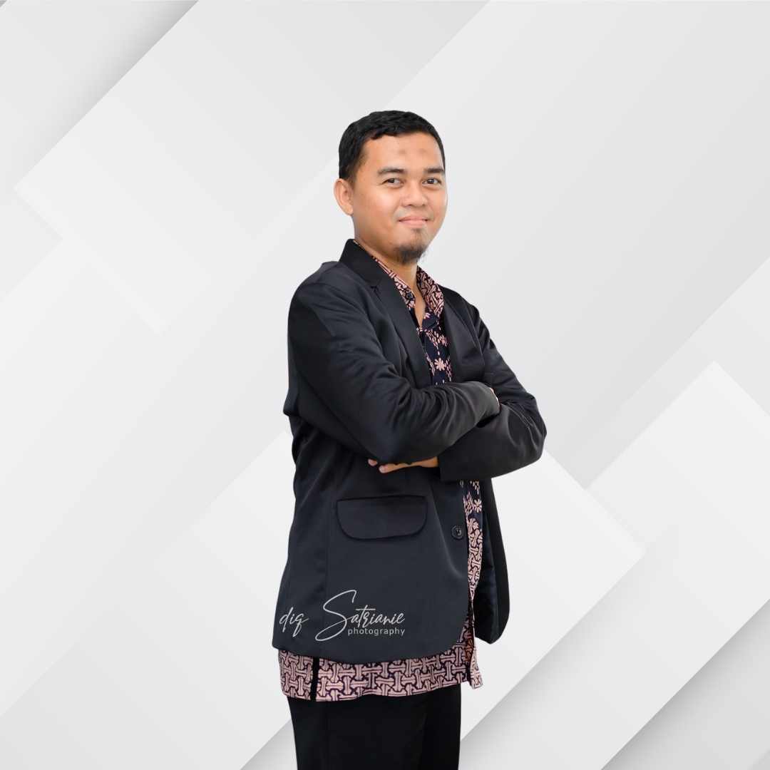 UST. MUHAMMAD IQBAL, S.IP